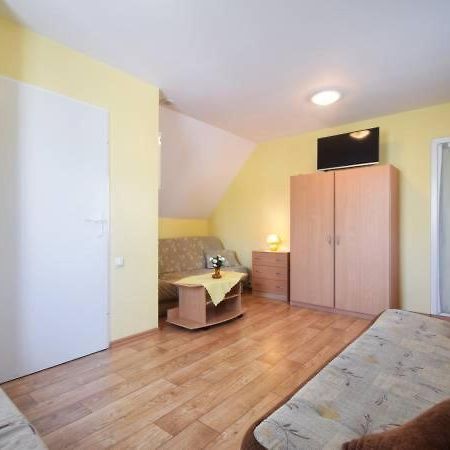 Apartmán Zolty Domek Dźwirzyno Exteriér fotografie